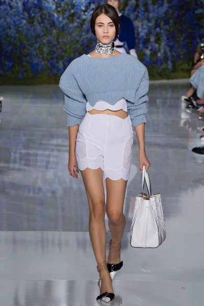Look 49